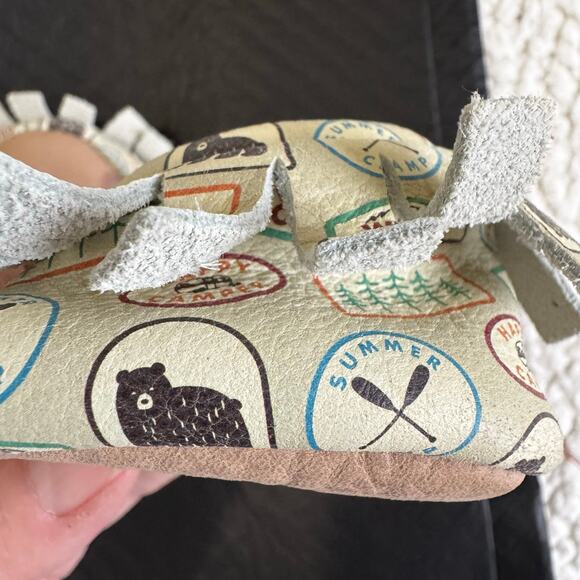 Freshly Picked Soft Sole Leather Moccasins Baby Size 2 US Size 4  6-12 Months - Picture 9 of 11